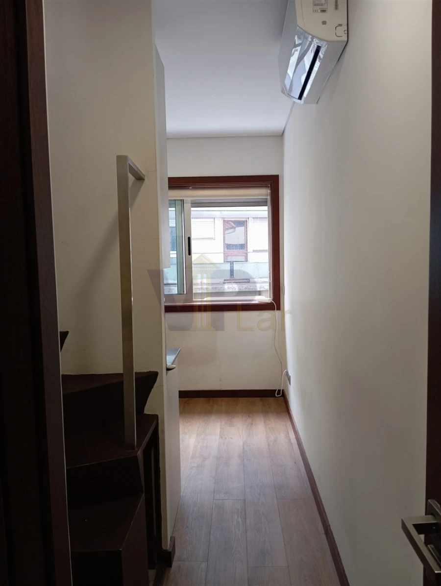Apartamento T1 para Arrendamento em Paranhos Foto 9