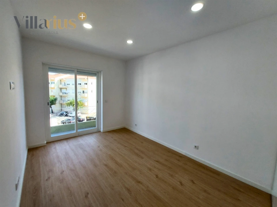 Apartamento T2 para Arrendamento em São João Baptista e Santa Maria dos Olivais Foto 18