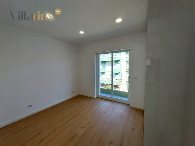 Apartamento T2 para Arrendamento em São João Baptista e Santa Maria dos Olivais Foto 17