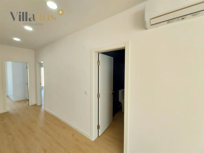 Apartamento T2 para Arrendamento em São João Baptista e Santa Maria dos Olivais Foto 11