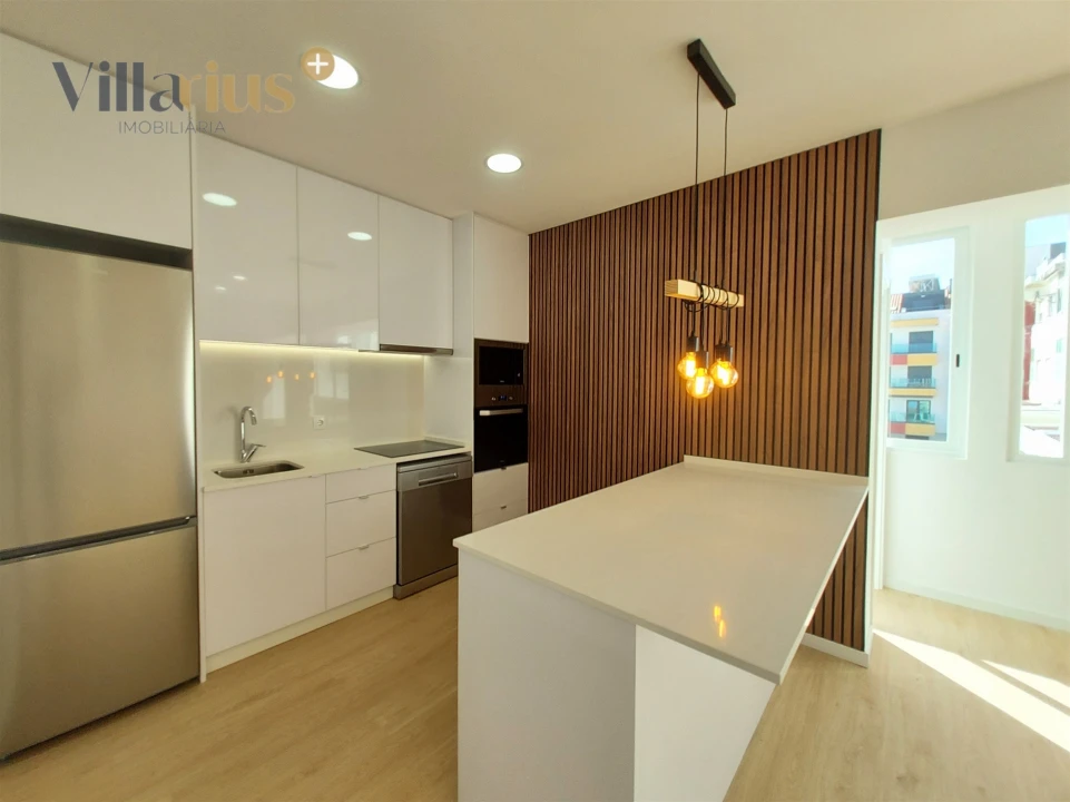 Apartamento T2 para Arrendamento em São João Baptista e Santa Maria dos Olivais Foto 2