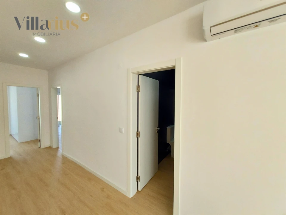 Apartamento T2 para Arrendamento em São João Baptista e Santa Maria dos Olivais Foto 11