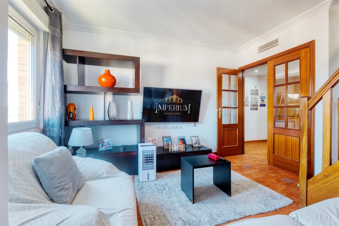 Apartamento T2 para Venda em Carregado e Cadafais Foto 20