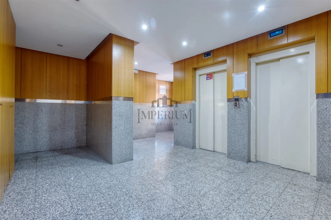 Apartamento T2 para Venda em Carregado e Cadafais Foto 29