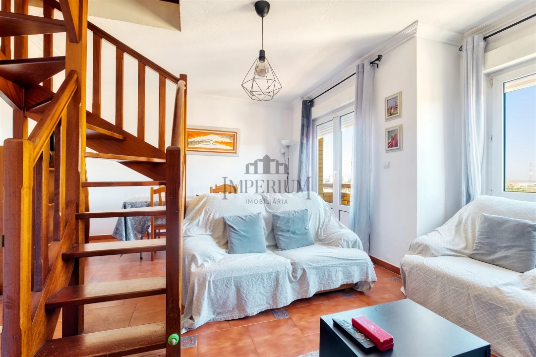 Apartamento T2 para Venda em Carregado e Cadafais Foto 18