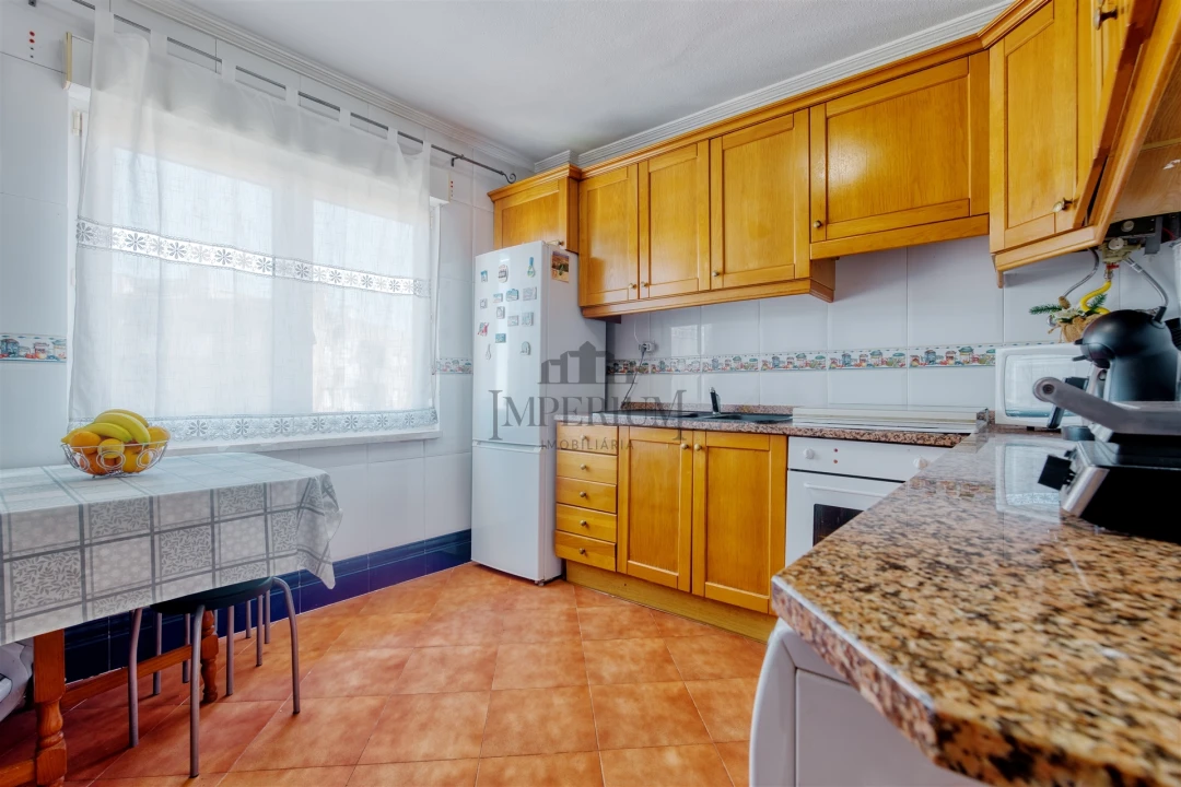 Apartamento T2 para Venda em Carregado e Cadafais Foto 16