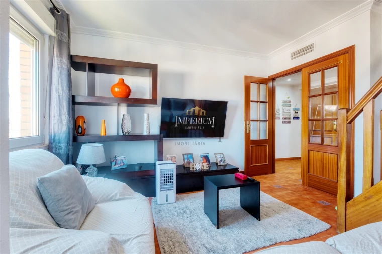 Apartamento T2 para Venda em Carregado e Cadafais Foto 20