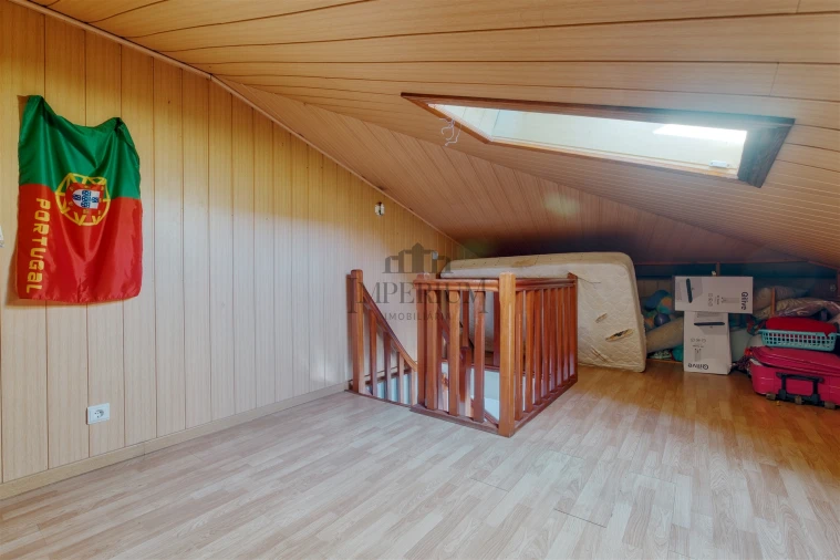 Apartamento T2 para Venda em Carregado e Cadafais Foto 24