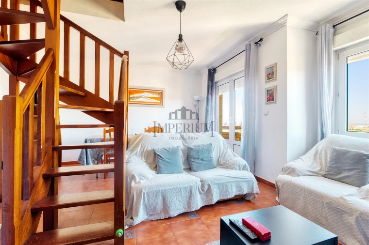 Apartamento T2 para Venda em Carregado e Cadafais Foto 18