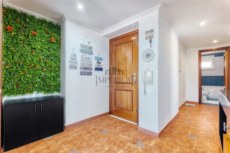 Apartamento T2 para Venda em Carregado e Cadafais Foto 3