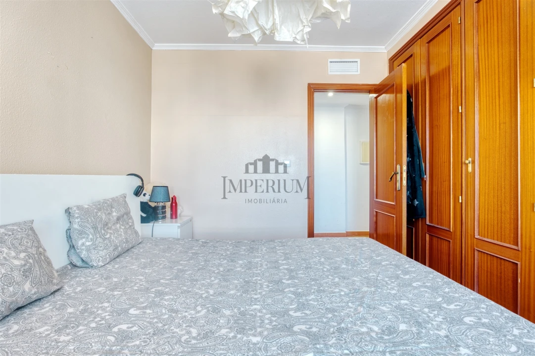 Apartamento T2 para Venda em Carregado e Cadafais Foto 11