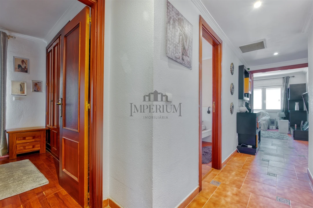 Apartamento T2 para Venda em Carregado e Cadafais Foto 4