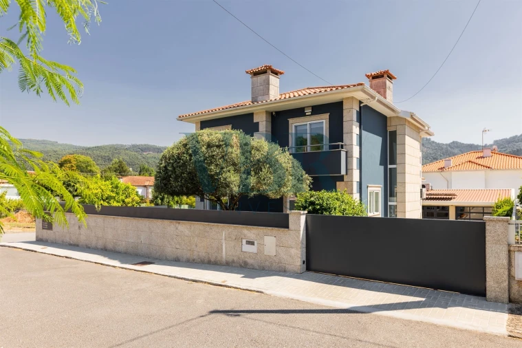 Moradia T4 para Venda em Este (São Pedro e São Mamede) Foto 2