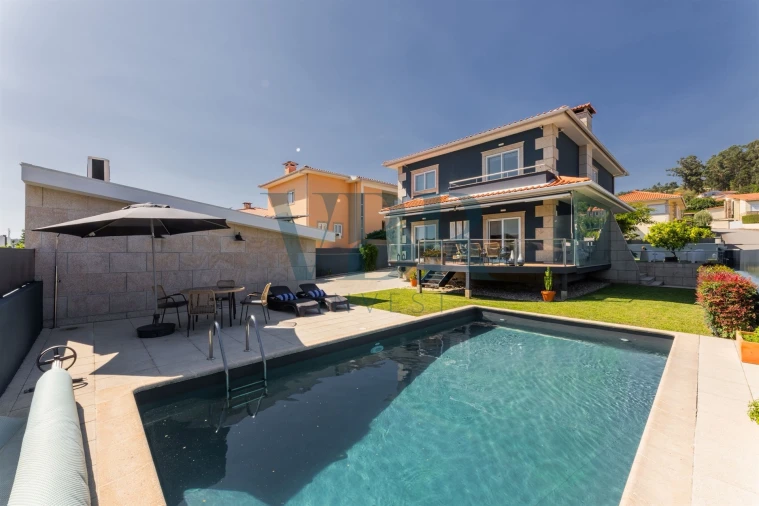 Moradia T4 para Venda em Este (São Pedro e São Mamede)