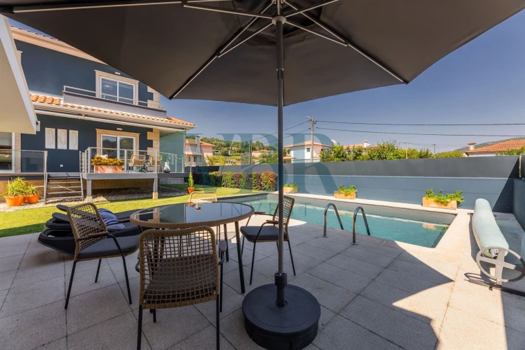 Moradia T4 para Venda em Este (São Pedro e São Mamede) Foto 3