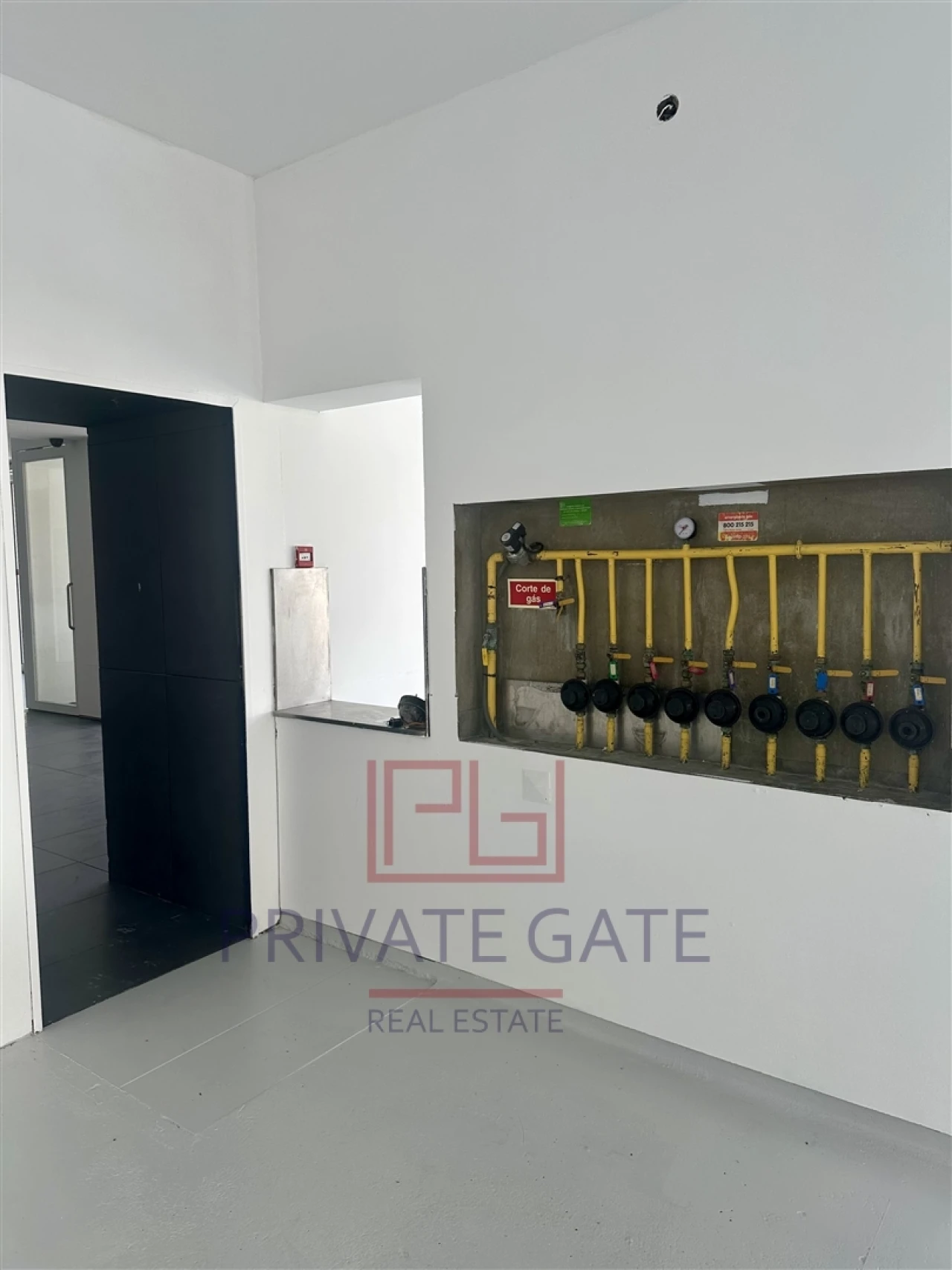 Loja para Arrendamento em Paranhos Foto 15