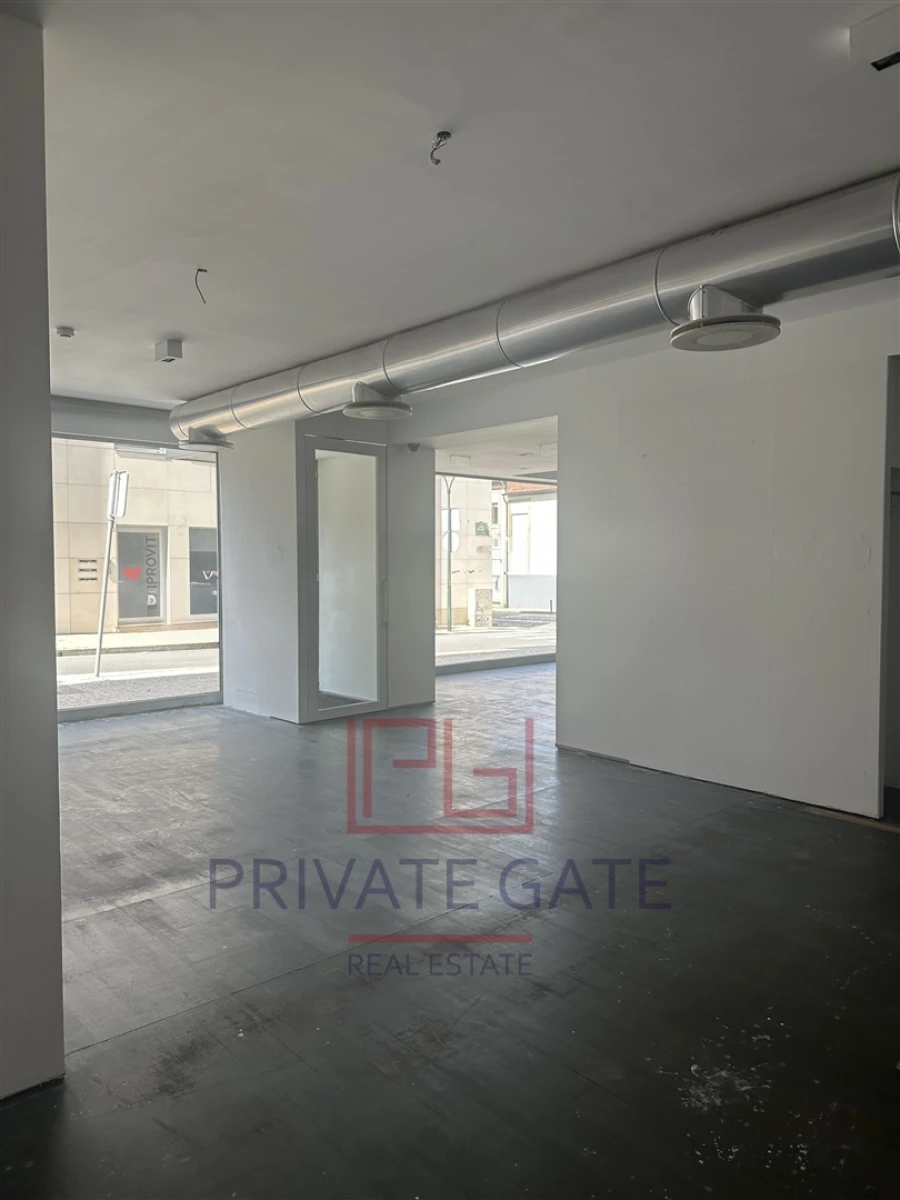 Loja para Arrendamento em Paranhos Foto 6