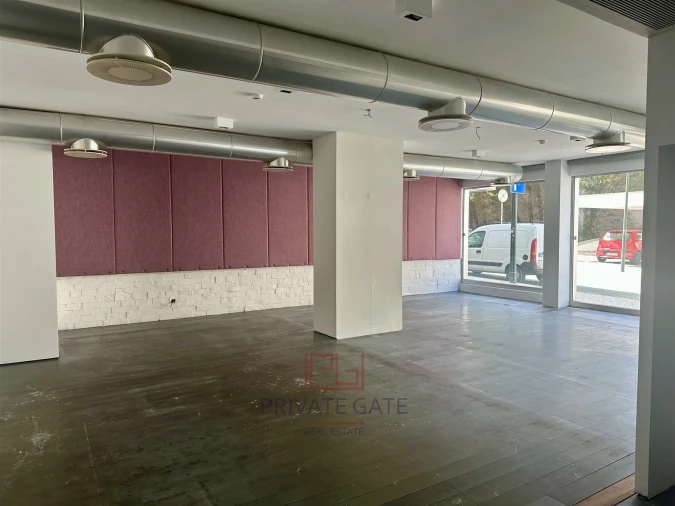 Loja para Arrendamento em Paranhos Foto 8