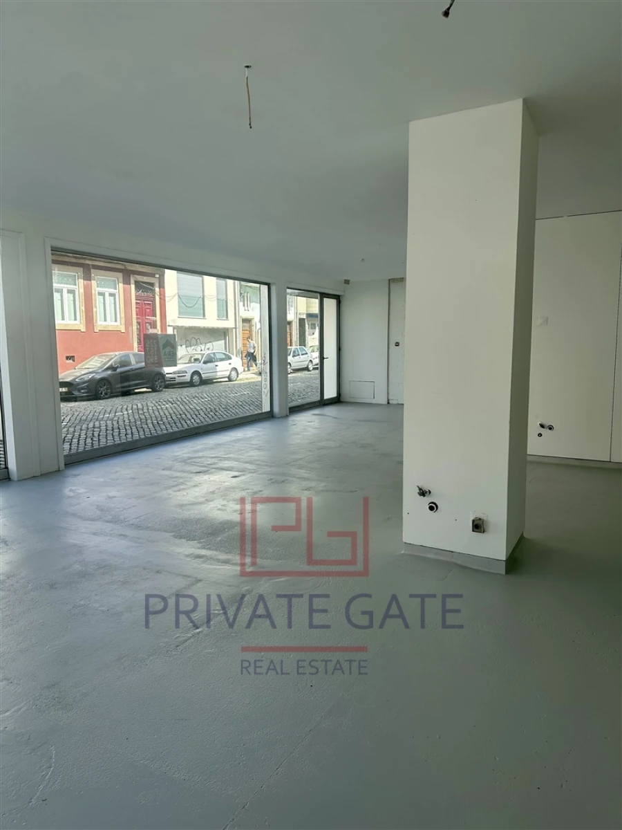 Loja para Arrendamento em Paranhos Foto 20