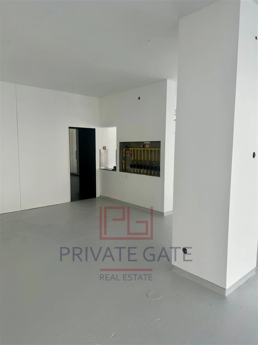 Loja para Arrendamento em Paranhos Foto 10