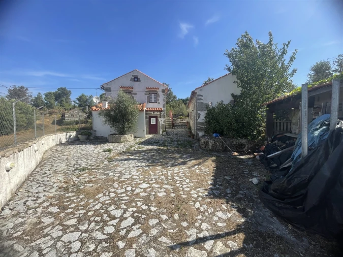 Moradia T3 para Venda em Figueiró da Serra e Freixo da Serra Foto 1