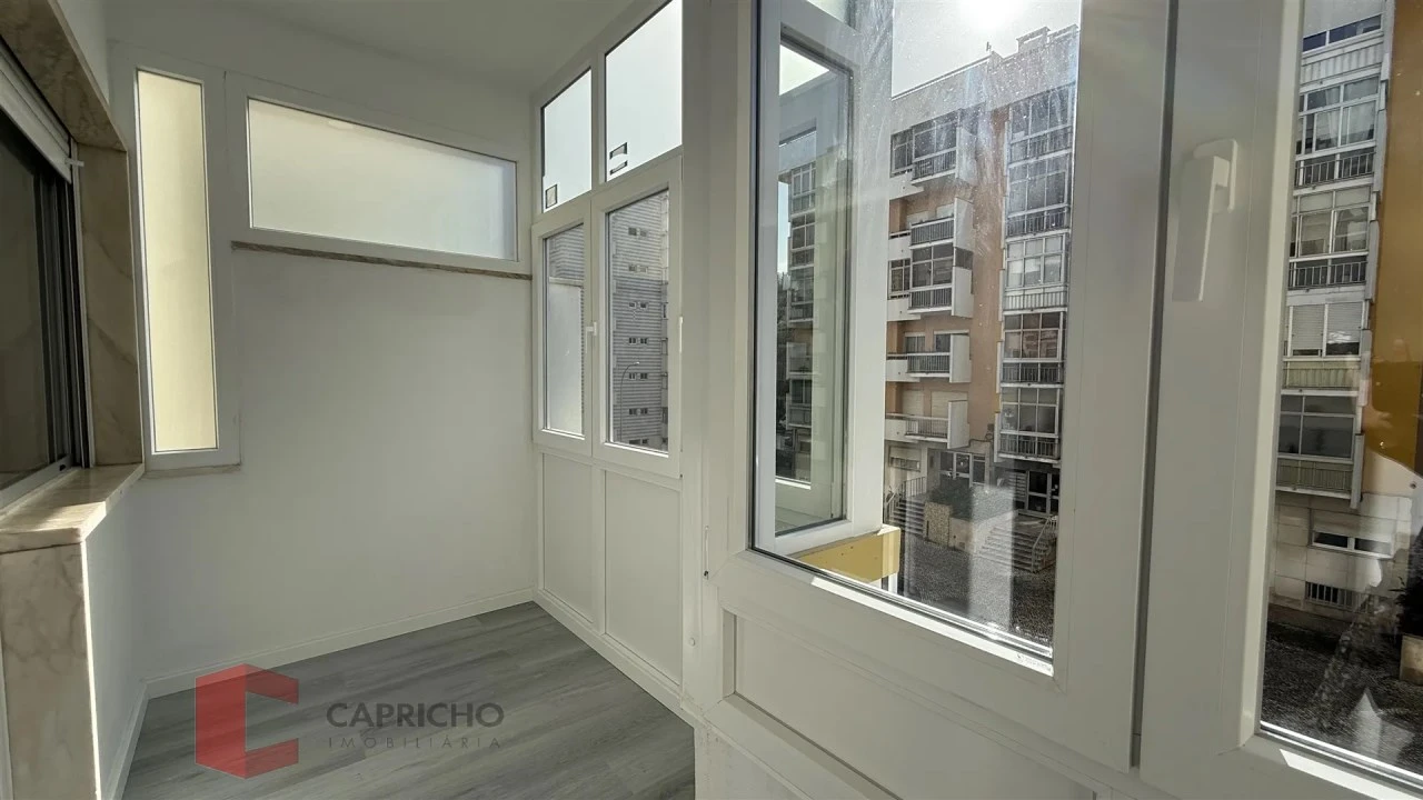 Apartamento T2 para Venda em Oeiras e São Julião da Barra, Paço de Arcos e Caxias Foto 11