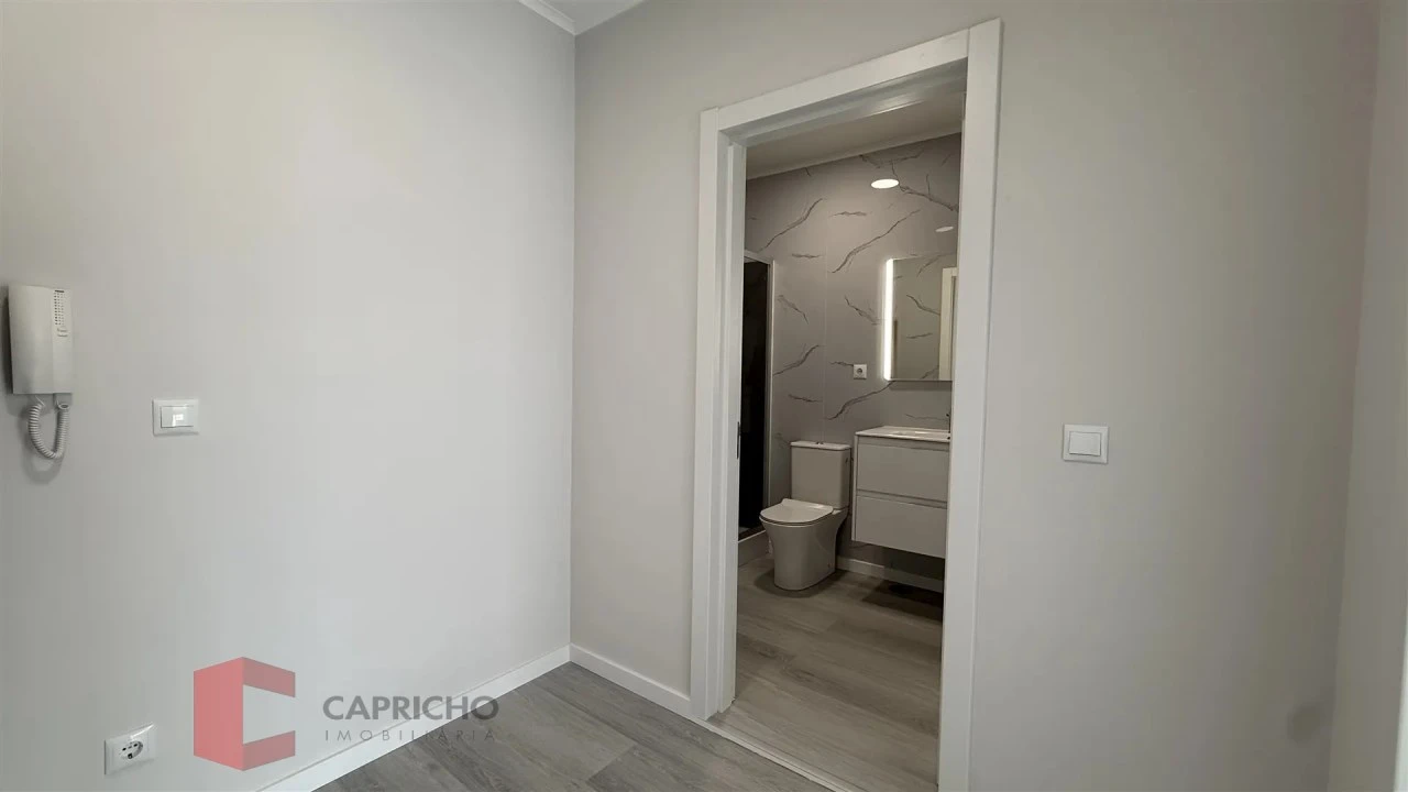 Apartamento T2 para Venda em Oeiras e São Julião da Barra, Paço de Arcos e Caxias Foto 12