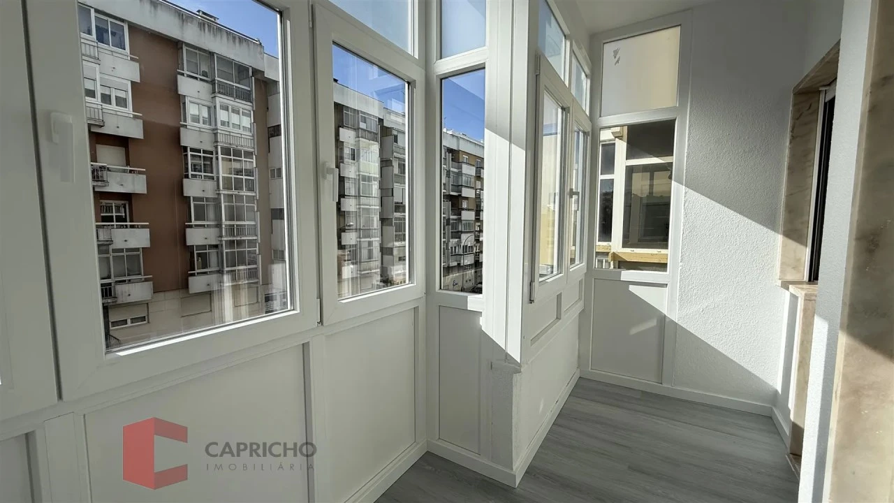 Apartamento T2 para Venda em Oeiras e São Julião da Barra, Paço de Arcos e Caxias Foto 14
