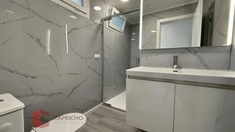 Apartamento T2 para Venda em Oeiras e São Julião da Barra, Paço de Arcos e Caxias