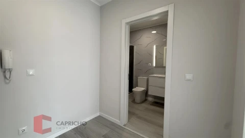 Apartamento T2 para Venda em Oeiras e São Julião da Barra, Paço de Arcos e Caxias