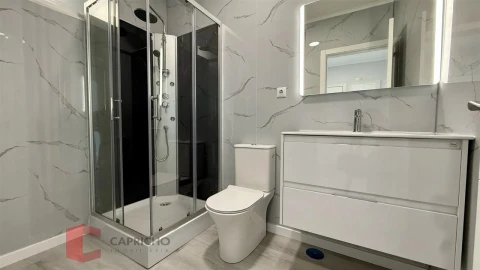 Apartamento T2 para Venda em Oeiras e São Julião da Barra, Paço de Arcos e Caxias