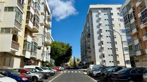 Apartamento T2 para Venda em Oeiras e São Julião da Barra, Paço de Arcos e Caxias