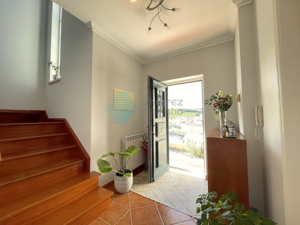 Moradia T4 para Venda em Santa Maria, São Pedro e Matacães Foto 4