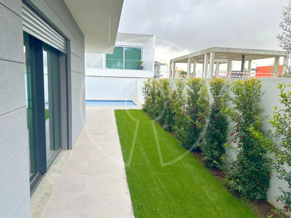 Moradia T4 para Venda em Alcabideche Foto 4