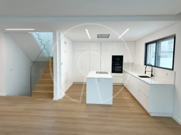 Moradia T4 para Venda em Alcabideche