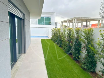 Moradia T4 para Venda em Alcabideche