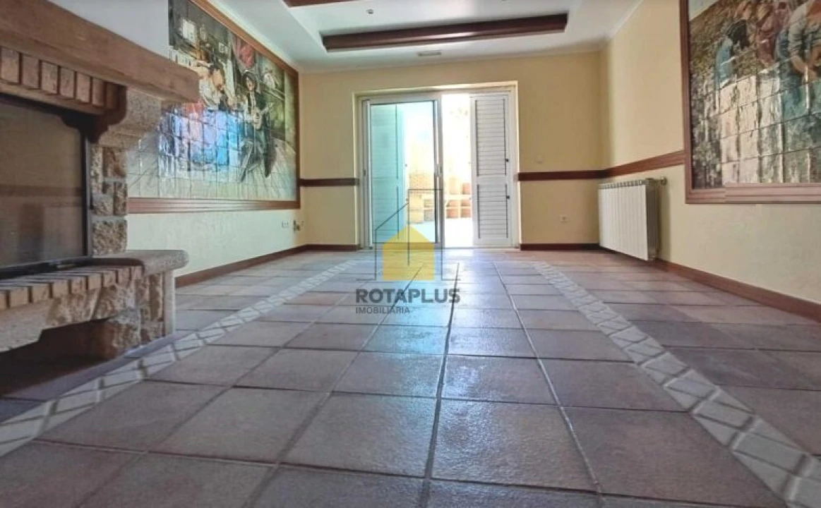 Moradia T6 para Venda em Queluz e Belas Foto 11