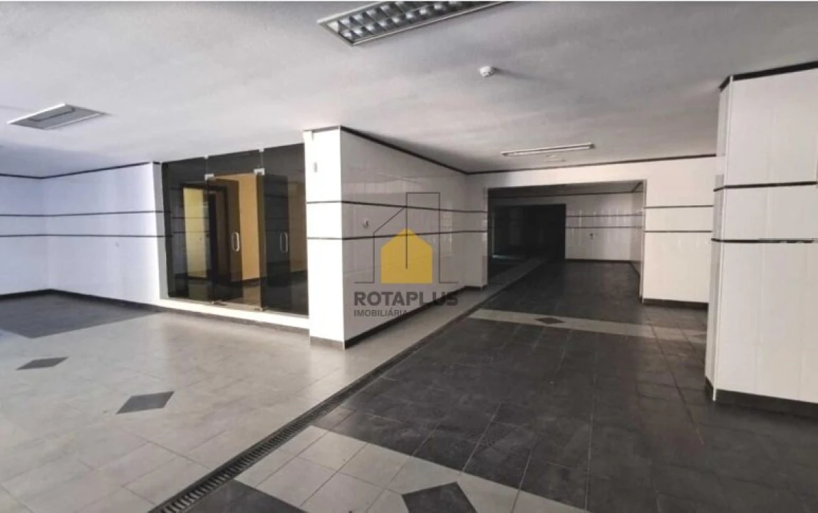 Moradia T6 para Venda em Queluz e Belas Foto 14