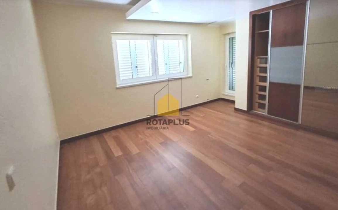 Moradia T6 para Venda em Queluz e Belas Foto 10