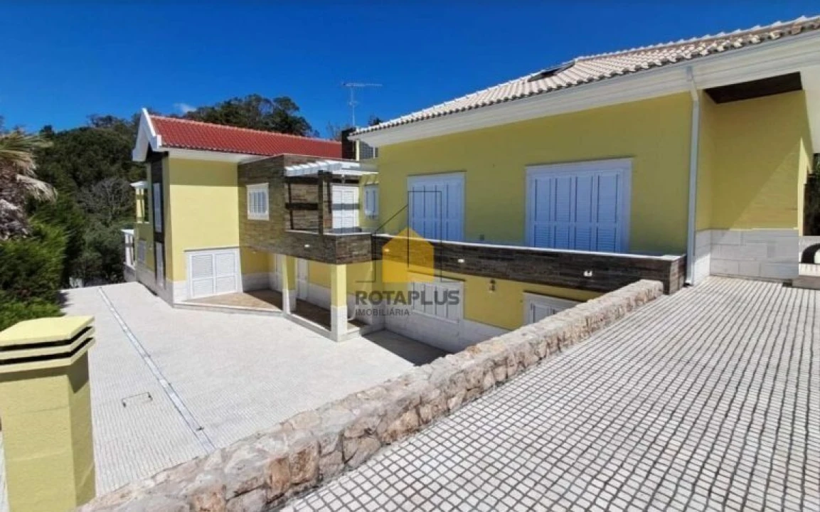 Moradia T6 para Venda em Queluz e Belas Foto 3