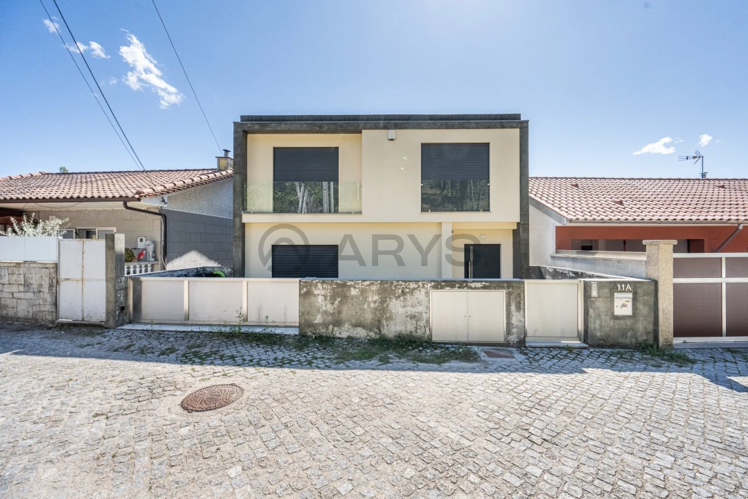 Moradia T3 para Venda em Caires Foto 1