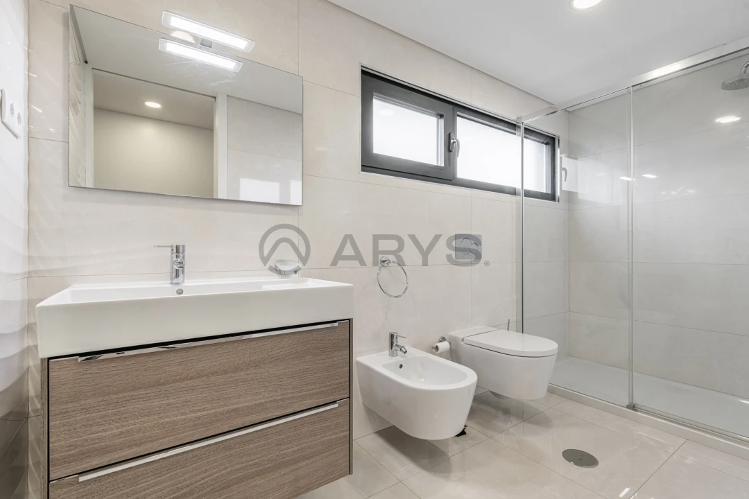 Moradia T3 para Venda em Caires Foto 16