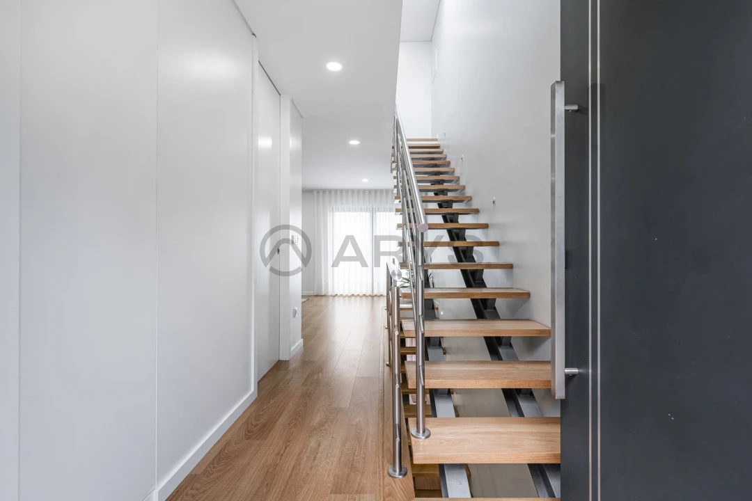 Moradia T3 para Venda em Caires Foto 11