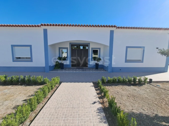 Moradia T4 para Venda em Ferreira do Alentejo e Canhestros Foto 2