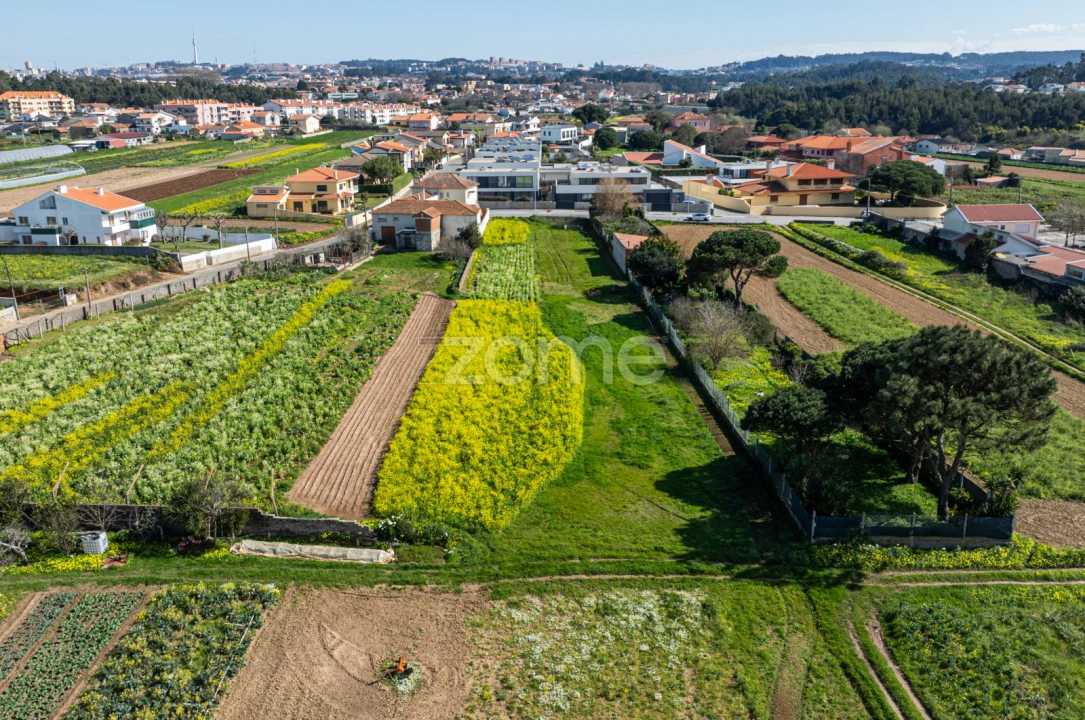Terreno para Venda em Gulpilhares e Valadares Foto 2