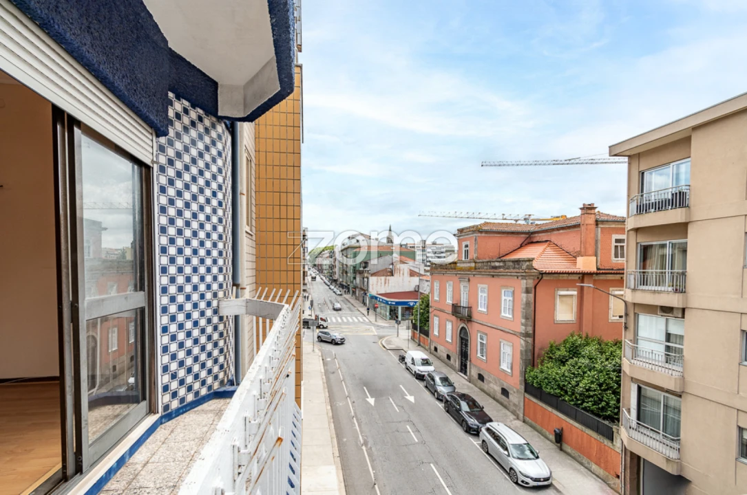 Apartamento T5 para Venda em Cedofeita, Santo Ildefonso, Sé, Miragaia, São Nicolau e Vitória Foto 18