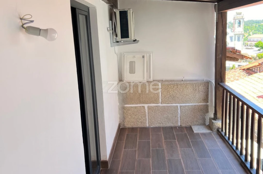 Prédio para Venda em Santa Comba Dão e Couto do Mosteiro Foto 1