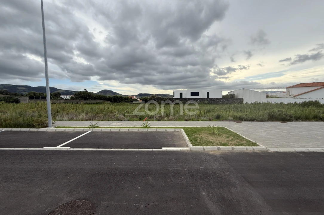 Terreno para Venda em Ribeira Grande (Matriz) Foto 1