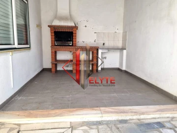 Moradia T4 para Venda em Samora Correia