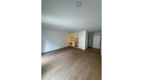 Apartamento para Venda em Cedofeita, Santo Ildefonso, Sé, Miragaia, São Nicolau e Vitória